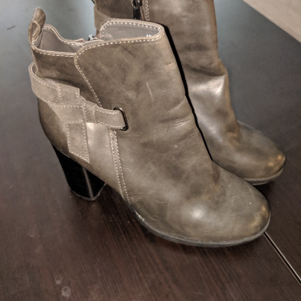 Dress shoes
